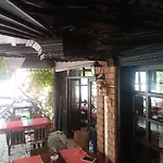 Yolo Hotel