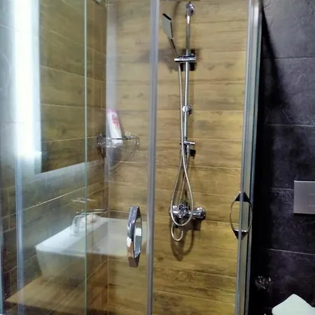 Yolo Hotel