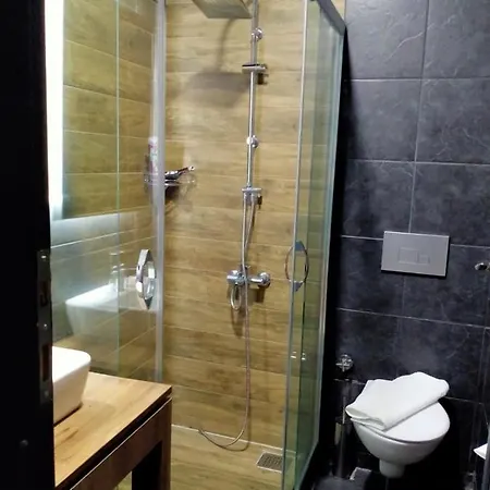 Yolo Hotel