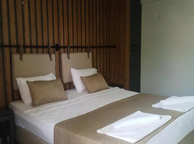 Yolo Otel